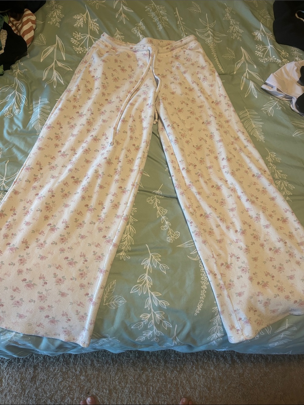 Hollister Cream Ribbed Lounge Pants with Pink Floral Print